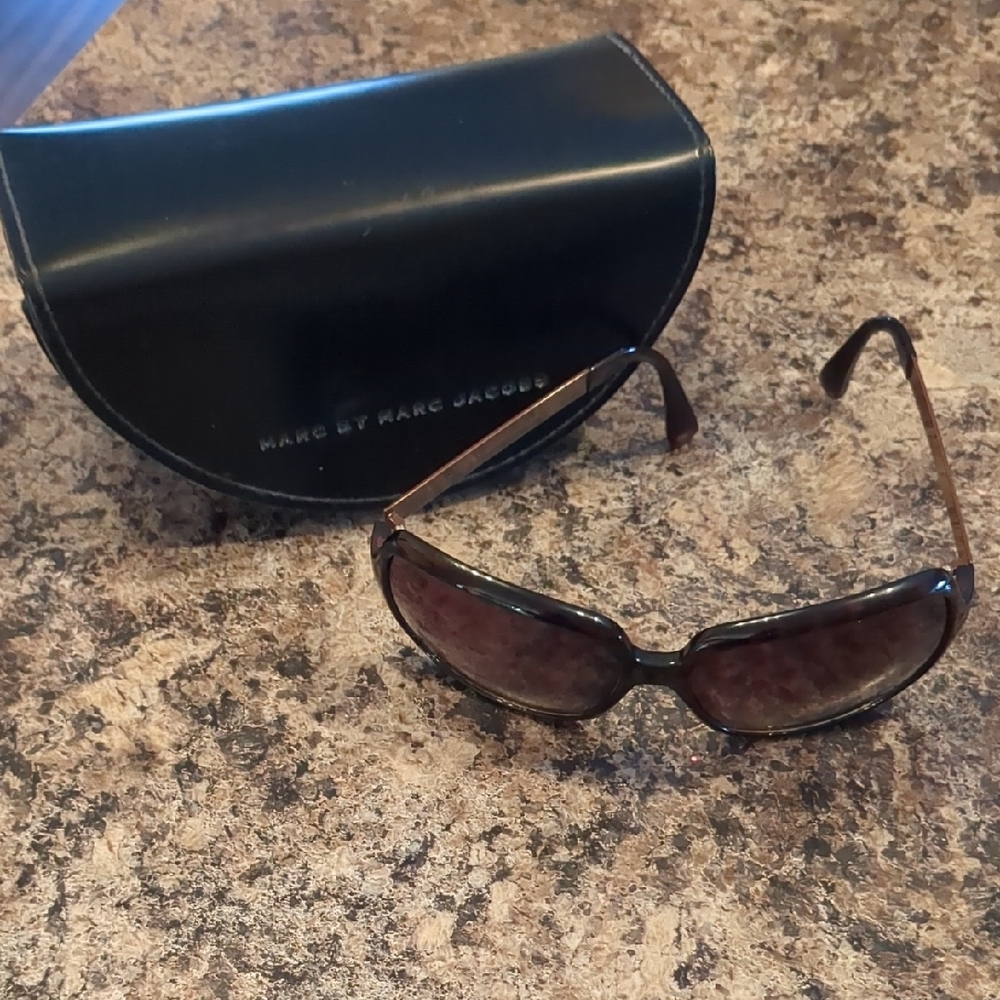 Marc By Marc Jacobs Black and Brown Sunglasses